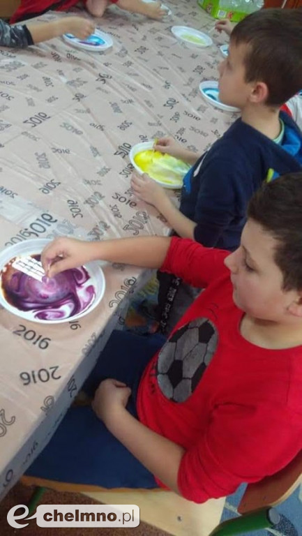 Biblioteczne konkursy i akcje oraz chemia w kuchni