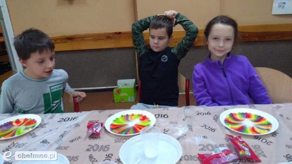 Biblioteczne konkursy i akcje oraz chemia w kuchni