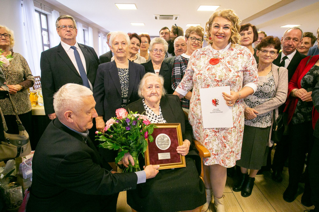 Medale Unitas Durat dla stuletnich mieszkanek regionu