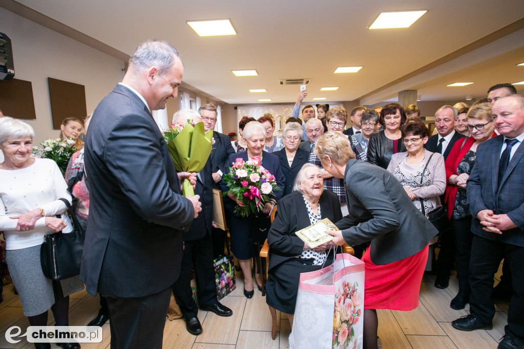 Medale Unitas Durat dla stuletnich mieszkanek regionu