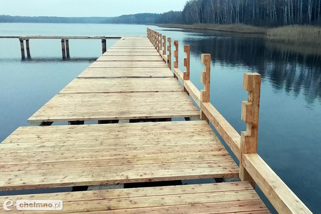 Żołnierze 3BDM wyremontowali pomost na jeziorze w Kamionkach Małych