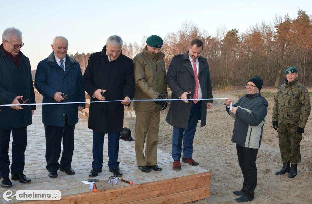 Żołnierze 3BDM wyremontowali pomost na jeziorze w Kamionkach Małych