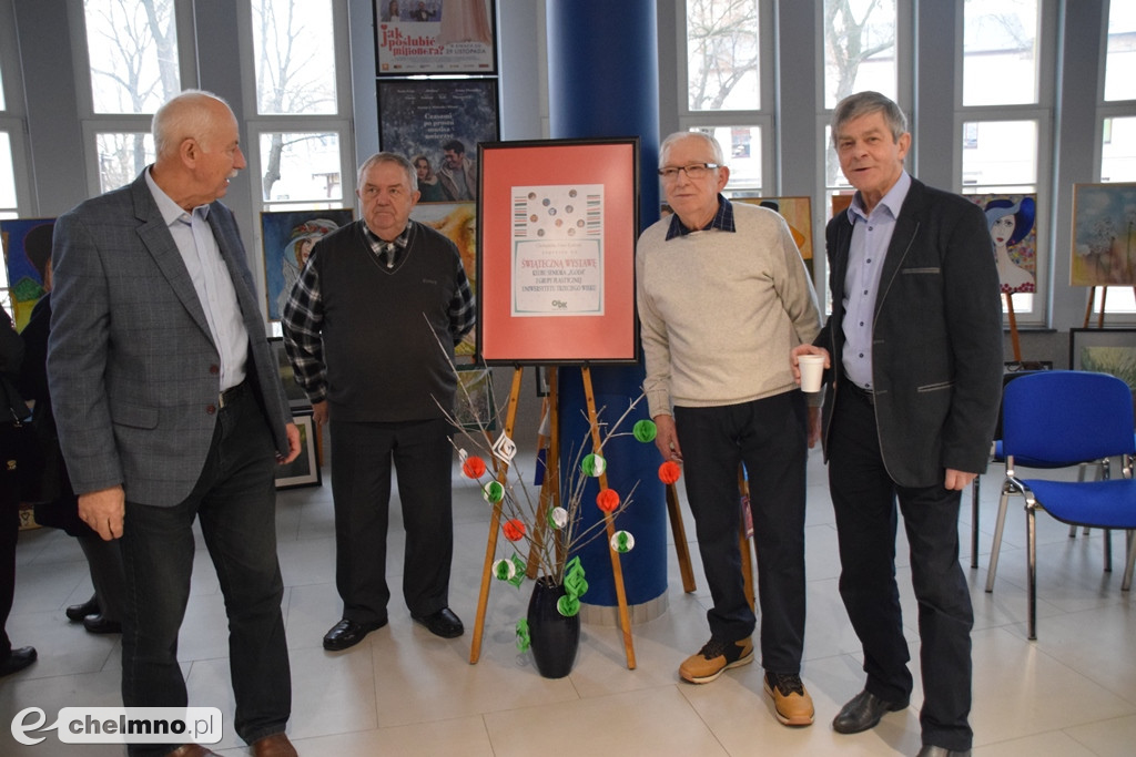 Seniorzy zaprezentowali swoje prace na wystawie w Rondzie