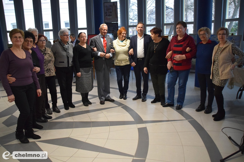 Seniorzy zaprezentowali swoje prace na wystawie w Rondzie