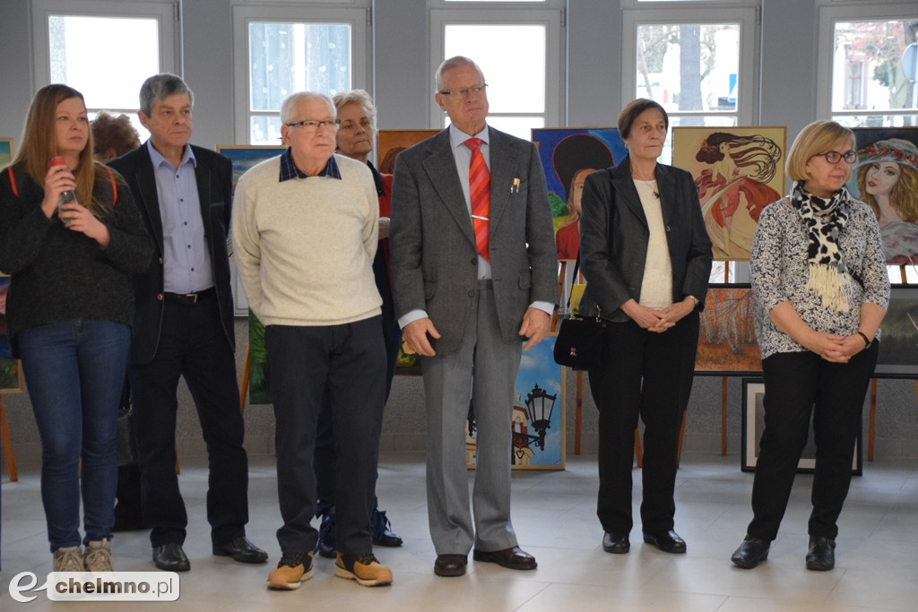 Seniorzy zaprezentowali swoje prace na wystawie w Rondzie