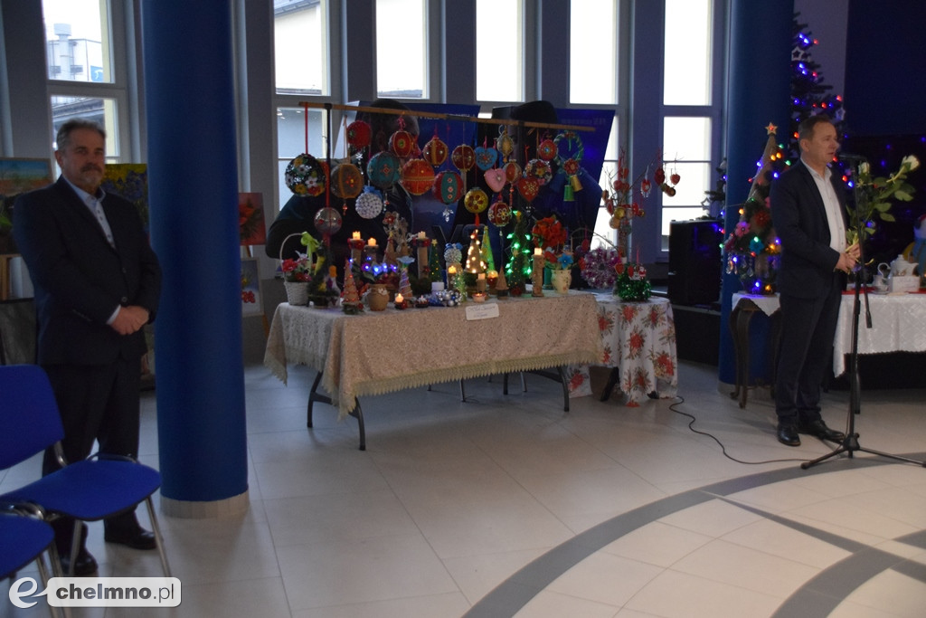 Seniorzy zaprezentowali swoje prace na wystawie w Rondzie