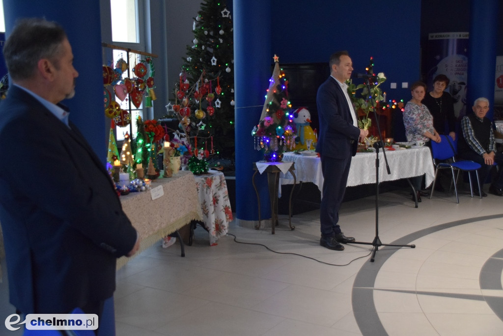 Seniorzy zaprezentowali swoje prace na wystawie w Rondzie