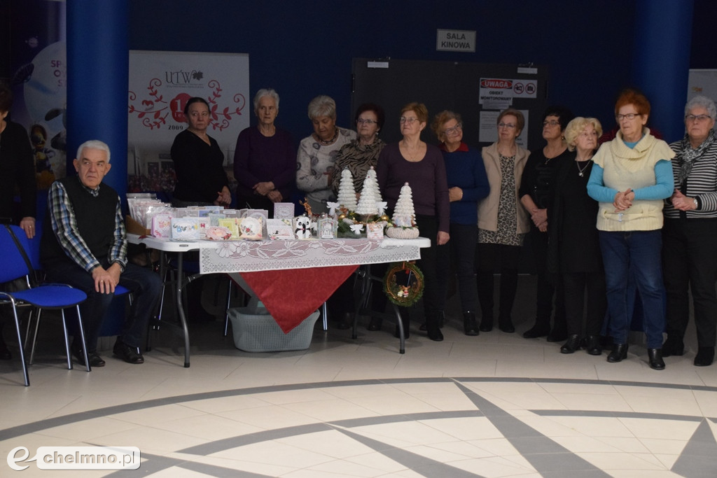 Seniorzy zaprezentowali swoje prace na wystawie w Rondzie