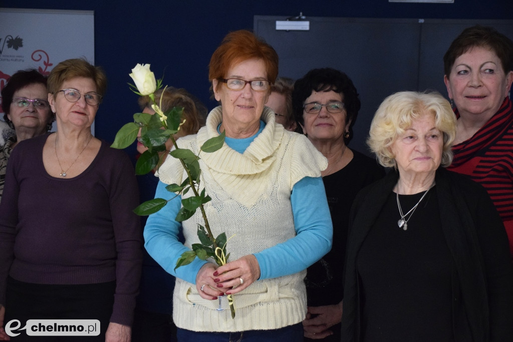 Seniorzy zaprezentowali swoje prace na wystawie w Rondzie