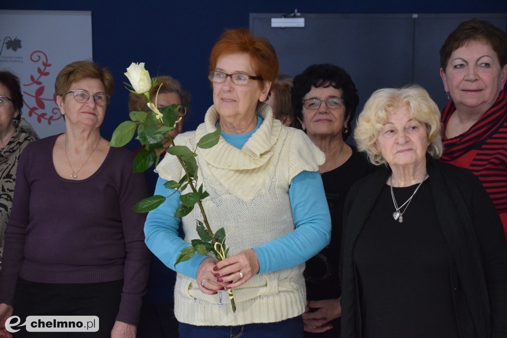 Seniorzy zaprezentowali swoje prace na wystawie w Rondzie