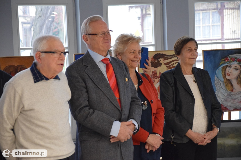 Seniorzy zaprezentowali swoje prace na wystawie w Rondzie