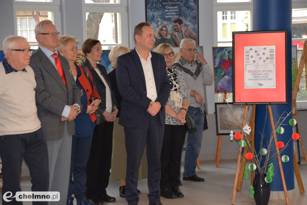 Seniorzy zaprezentowali swoje prace na wystawie w Rondzie