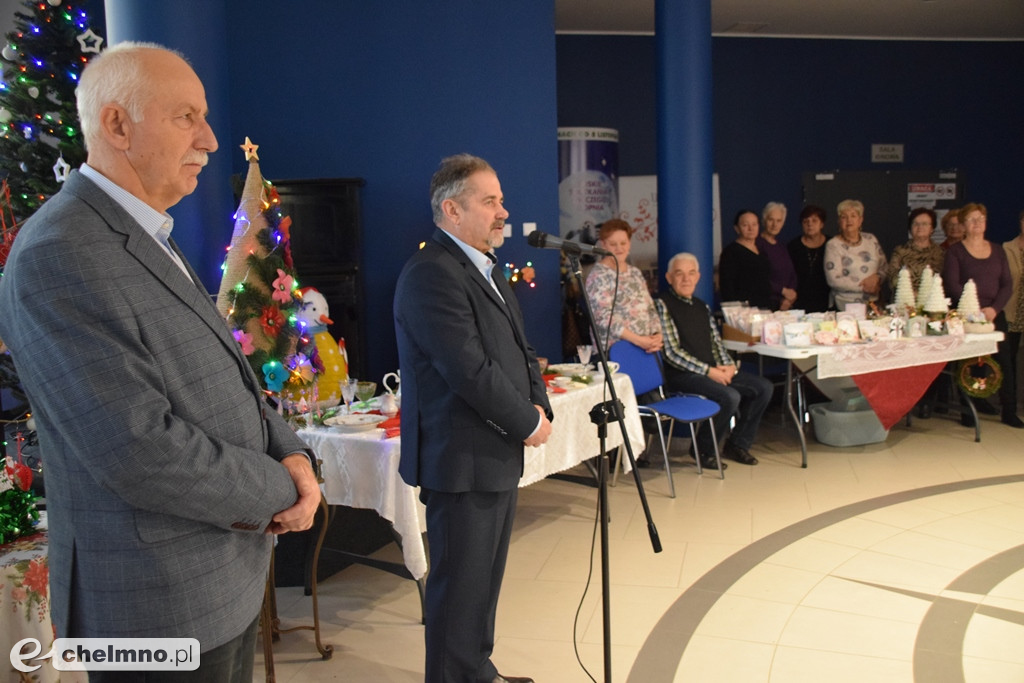 Seniorzy zaprezentowali swoje prace na wystawie w Rondzie
