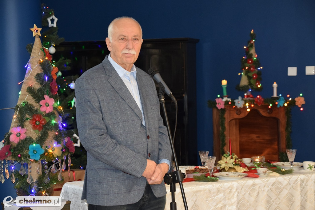 Seniorzy zaprezentowali swoje prace na wystawie w Rondzie
