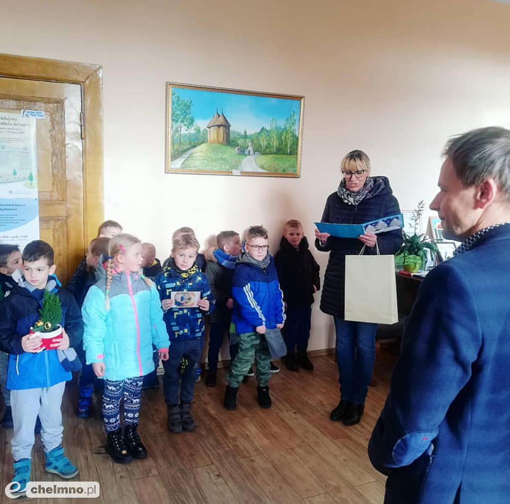 Sympatyczni Kolędnicy odwiedzili Urząd Miasta Chełmna