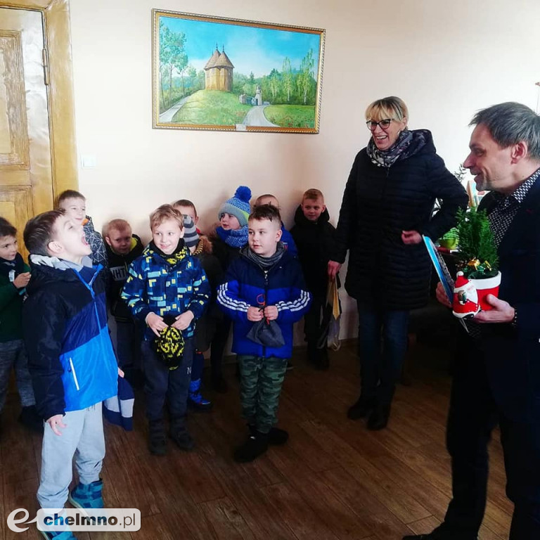 Sympatyczni Kolędnicy odwiedzili Urząd Miasta Chełmna