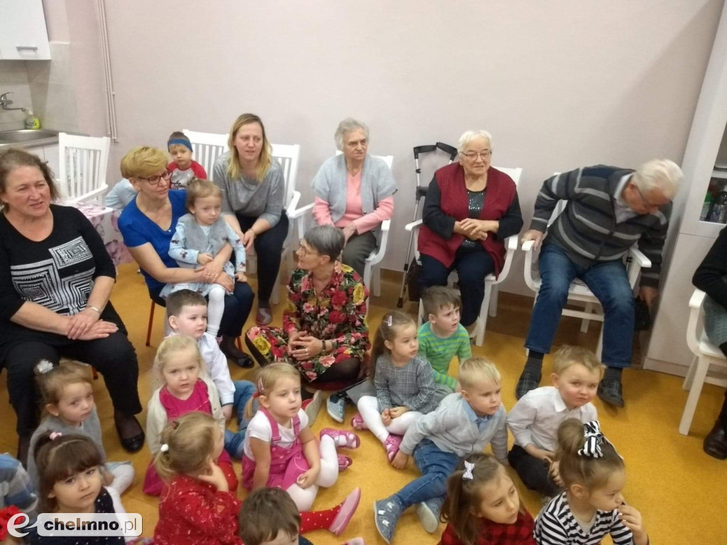 Kolędnicy wędrowali przez Unisław