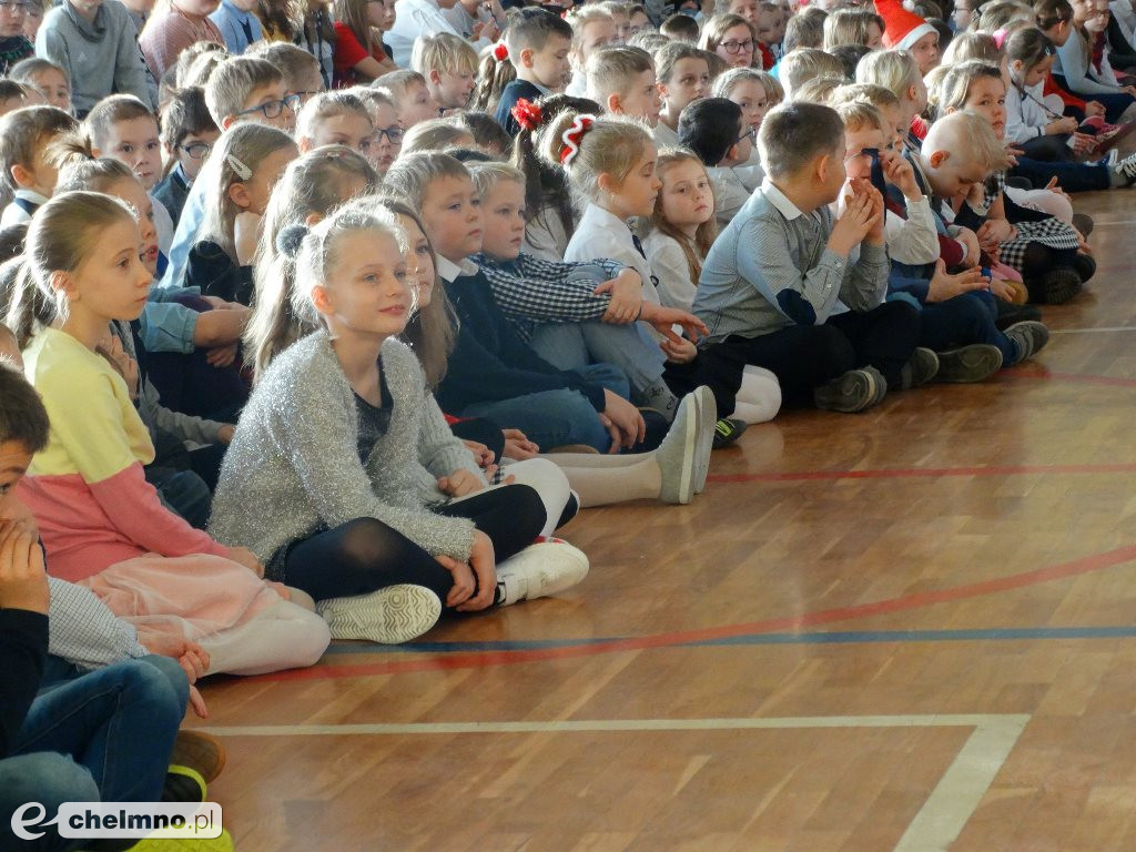 Przedstawienie o tematyce świątecznej w Czwórce