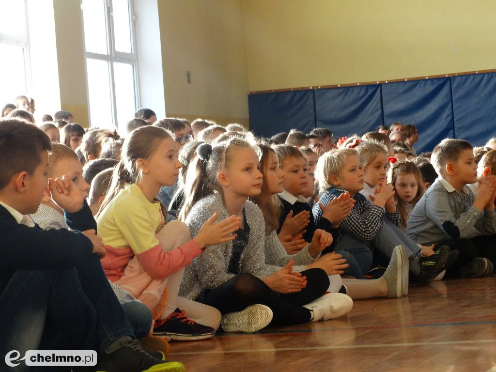 Przedstawienie o tematyce świątecznej w Czwórce