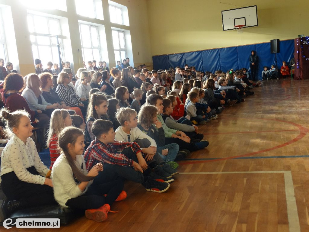 Przedstawienie o tematyce świątecznej w Czwórce