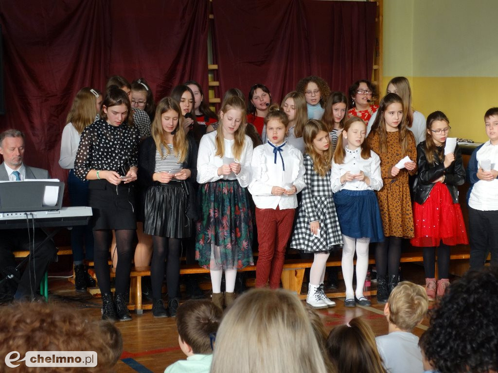 Przedstawienie o tematyce świątecznej w Czwórce