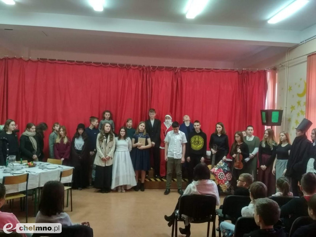 Opowieść Wigilijna: przedstawienie teatralne w nowej odsłonie
