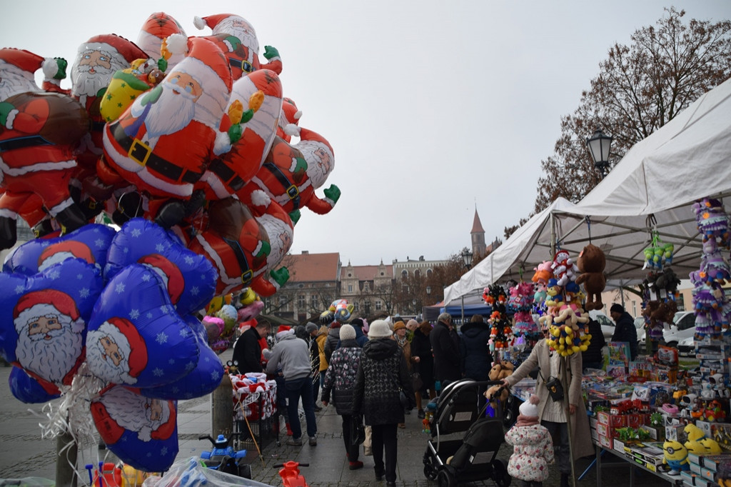 Masa rozmaitości podczas Jarmarku Bożonarodzeniowego