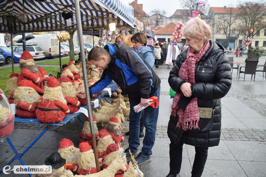 Masa rozmaitości podczas Jarmarku Bożonarodzeniowego