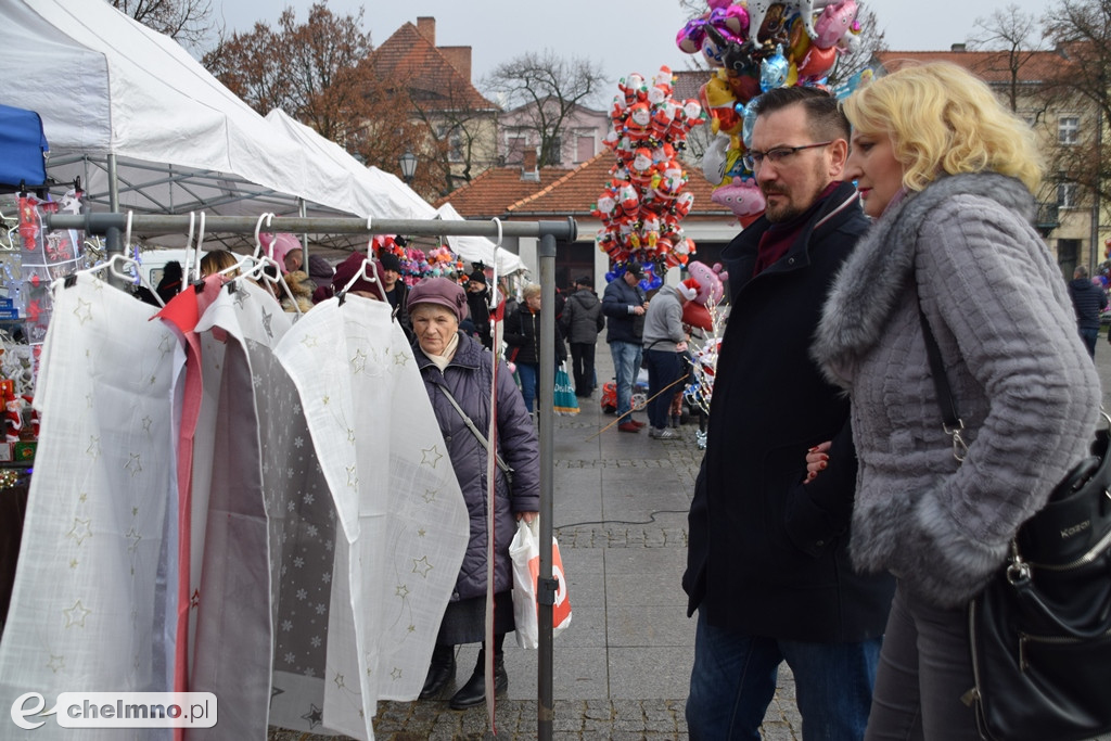 Masa rozmaitości podczas Jarmarku Bożonarodzeniowego