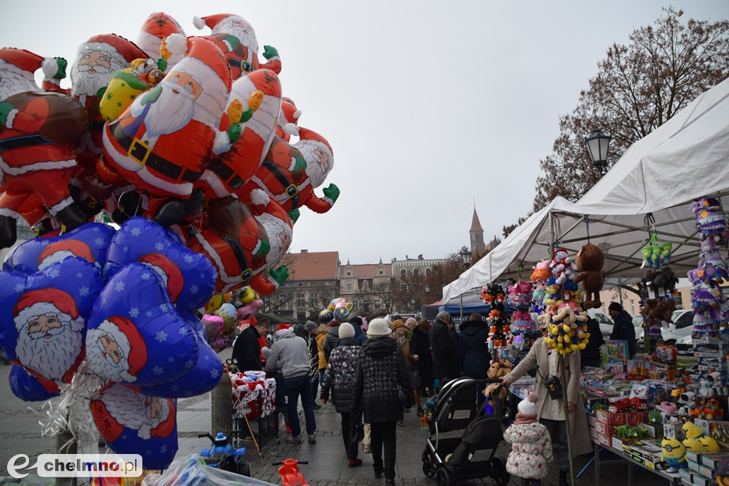 Masa rozmaitości podczas Jarmarku Bożonarodzeniowego