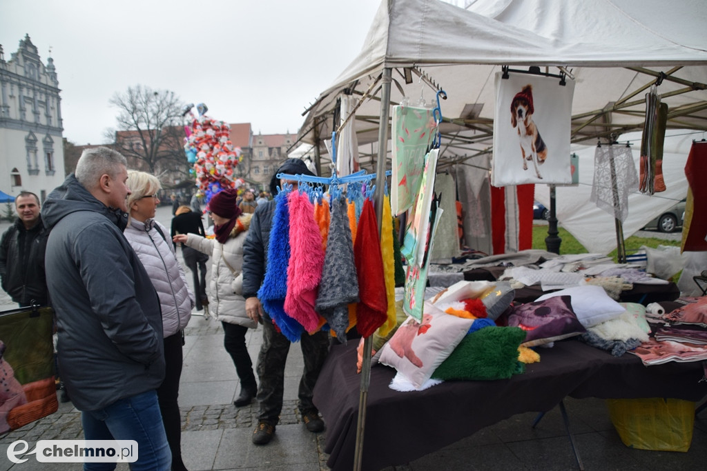 Masa rozmaitości podczas Jarmarku Bożonarodzeniowego