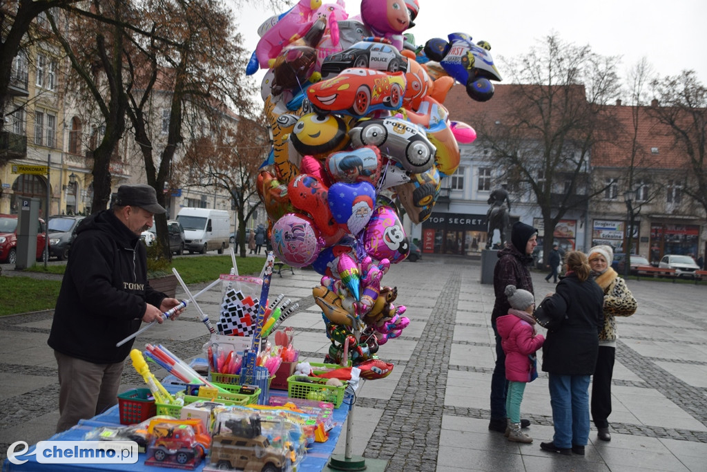 Masa rozmaitości podczas Jarmarku Bożonarodzeniowego