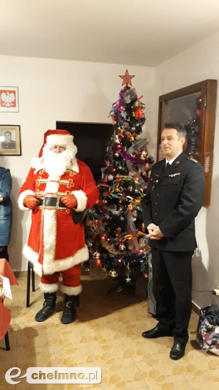 Spotkanie ze strażakami w świątecznym klimacie