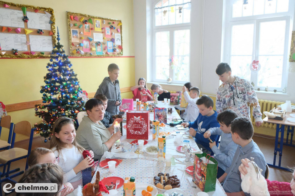 Tak przyjemnie było przy wigilijnych stołach w Jedynce