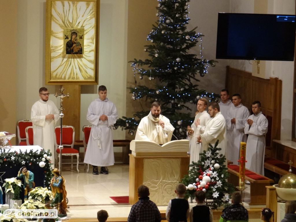 Jasełka uczniów Czwórki podczas pasterki w kościele Pallotynów