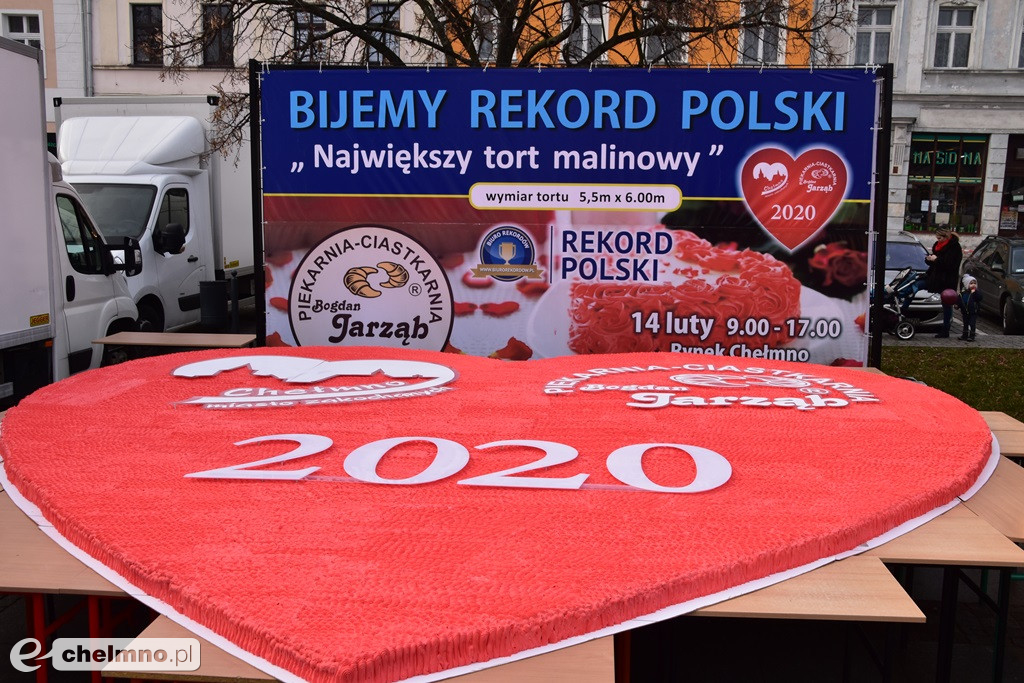 Wspaniale się udał rekordowy tort gigant