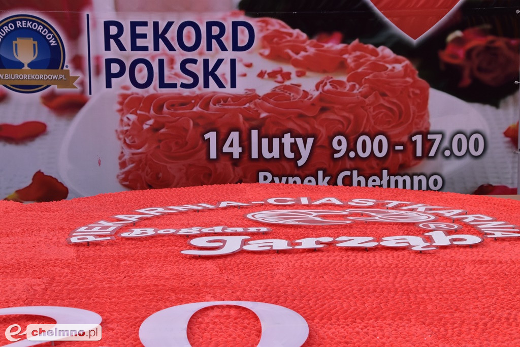 Wspaniale się udał rekordowy tort gigant
