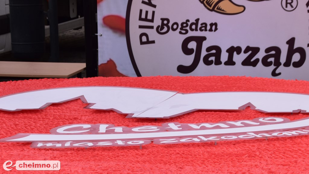 Wspaniale się udał rekordowy tort gigant