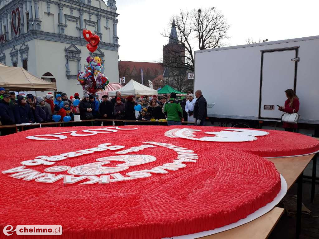 Wspaniale się udał rekordowy tort gigant