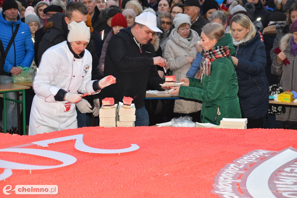 Wspaniale się udał rekordowy tort gigant