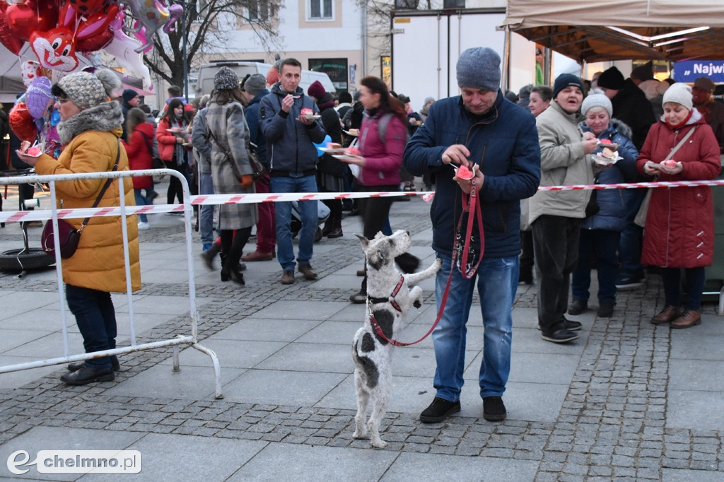 Wspaniale się udał rekordowy tort gigant