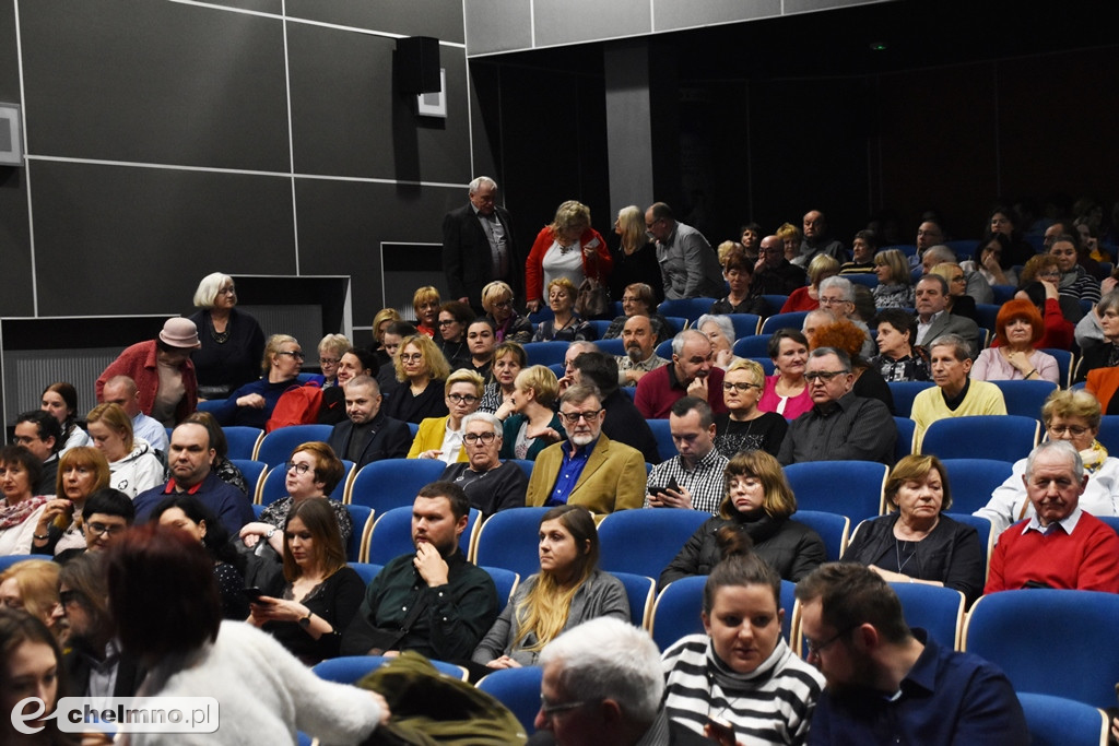 Grażyna Łobaszewska i Ajagore oraz laureaci Festiwalu Piosenki Miłosnej