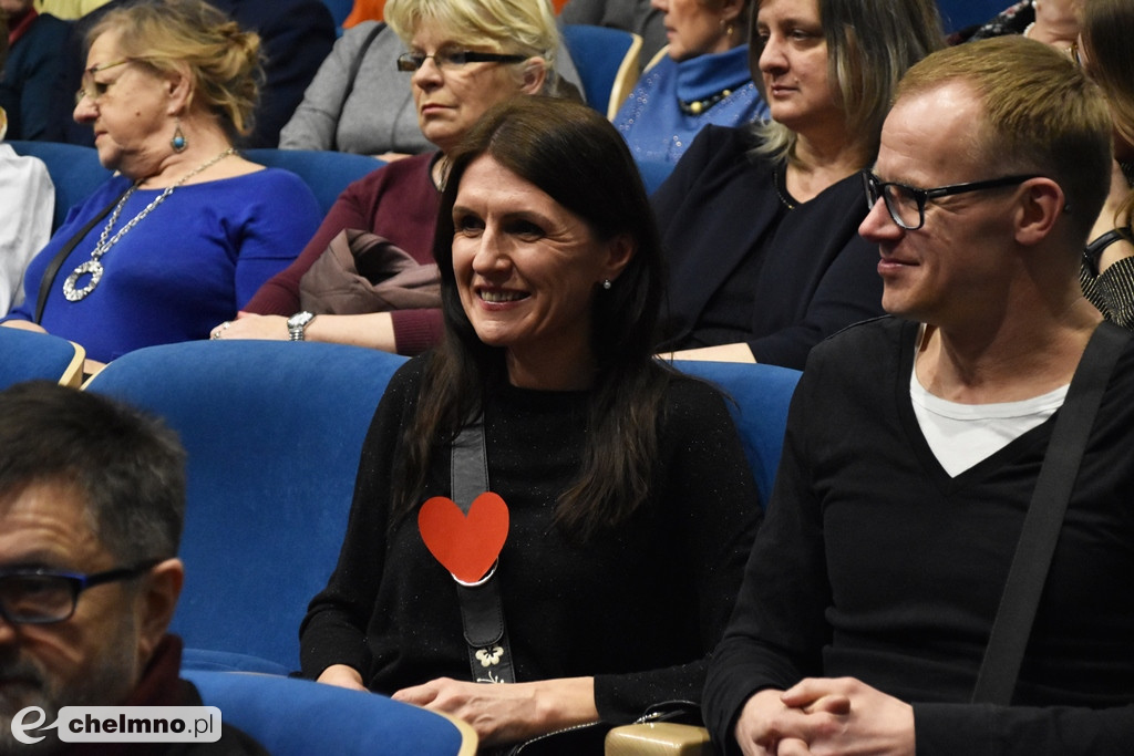 Grażyna Łobaszewska i Ajagore oraz laureaci Festiwalu Piosenki Miłosnej