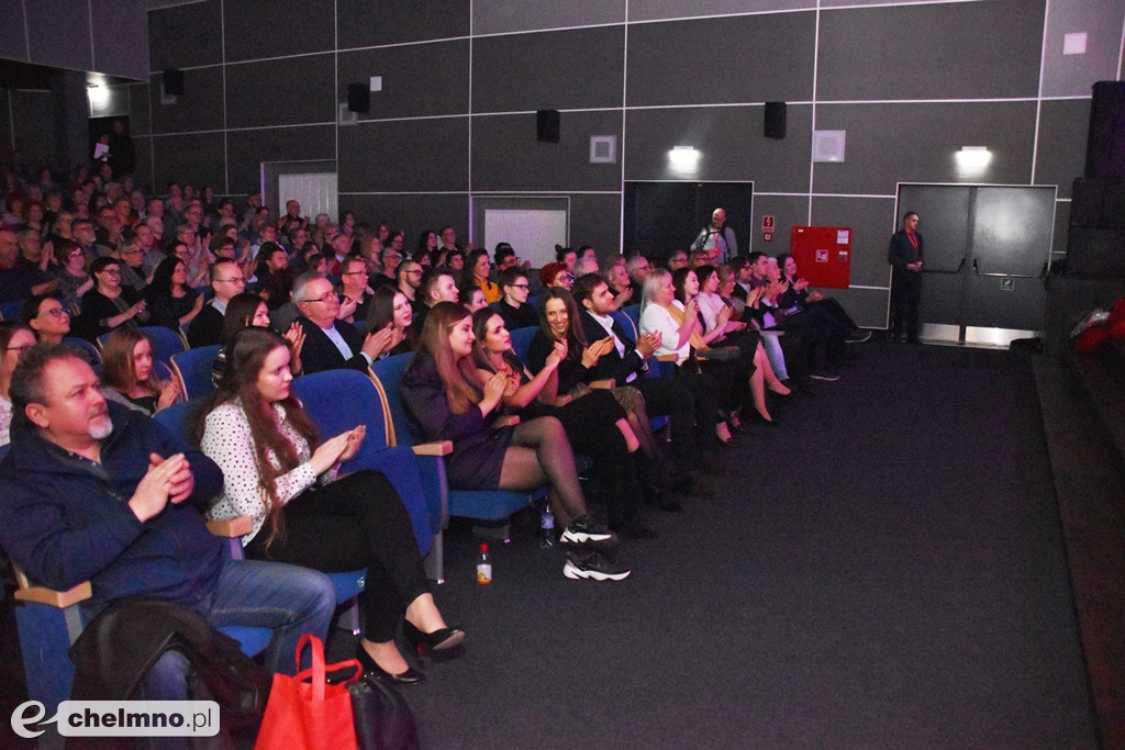 Grażyna Łobaszewska i Ajagore oraz laureaci Festiwalu Piosenki Miłosnej