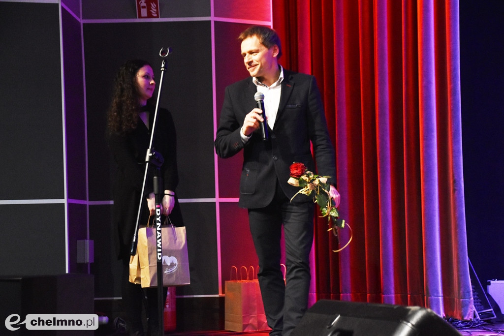 Grażyna Łobaszewska i Ajagore oraz laureaci Festiwalu Piosenki Miłosnej