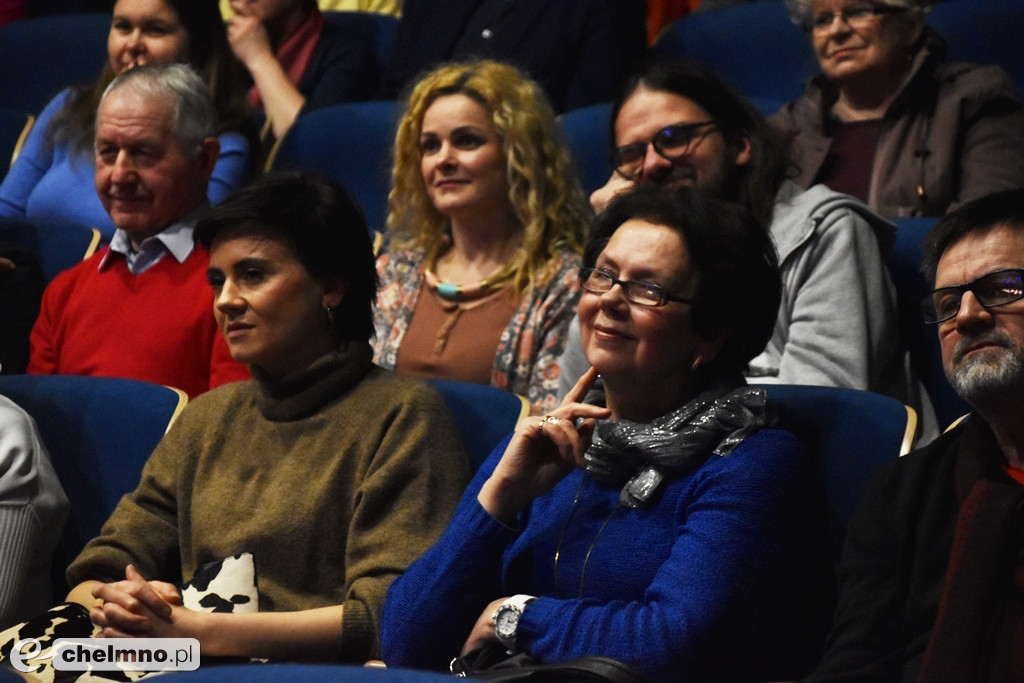 Grażyna Łobaszewska i Ajagore oraz laureaci Festiwalu Piosenki Miłosnej