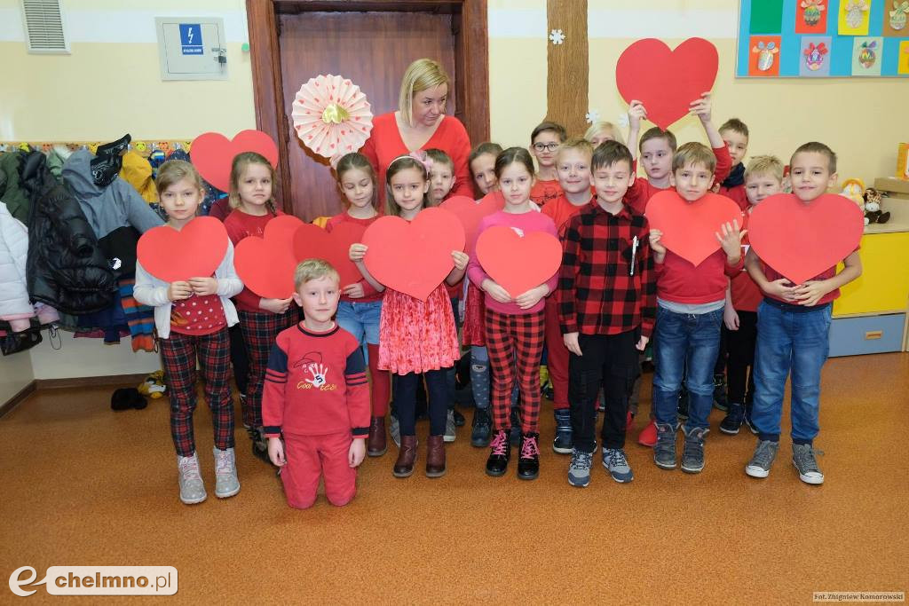 Serduszkowo i w barwach czerwieni, czyli święto zakochanych w Jedynce
