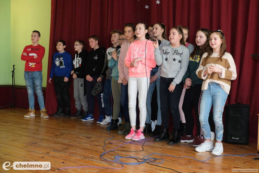 Serduszkowo i w barwach czerwieni, czyli święto zakochanych w Jedynce