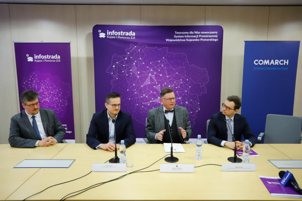 Infostrada 2.0: mapy, certyfikaty, zezwolenia i szacunki nieruchomości przez internet