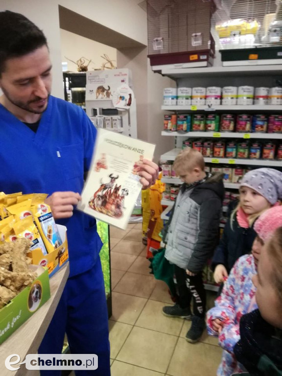 Uczniowie z Czwórki zapoznali się z pracą weterynarza
